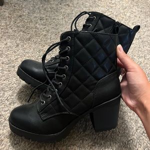 Brand new Zigi Soho black chunky heel booties